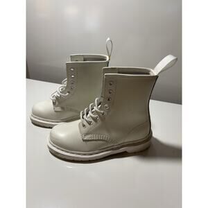 Doc Martens 1460 Mono White Smooth Leather NWT Size 6 Womens / Size 5 Men’s